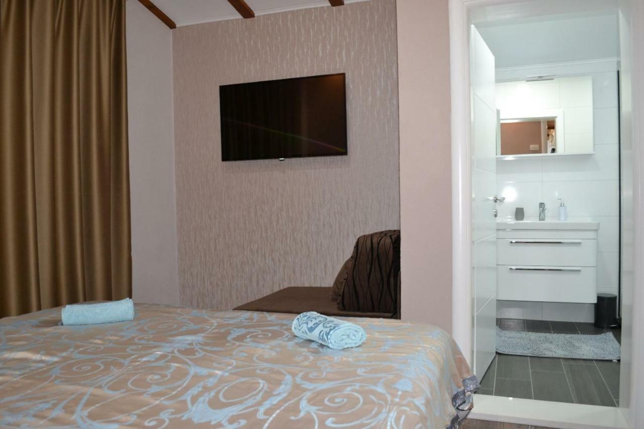 Apartment Oaza Mostar Esterno foto